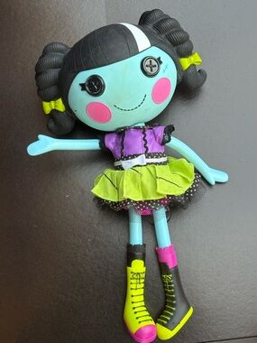 Lalaloopsy Scraps Stitched 'N' Sewn doll,